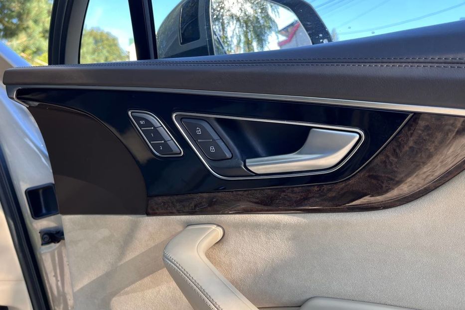 Продам Audi Q7 2017 года в Черновцах