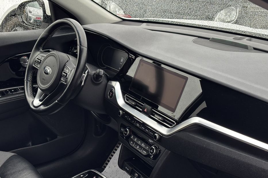 Продам Kia Niro Prestige 64 кВт авто у Львові 2020 года в Львове