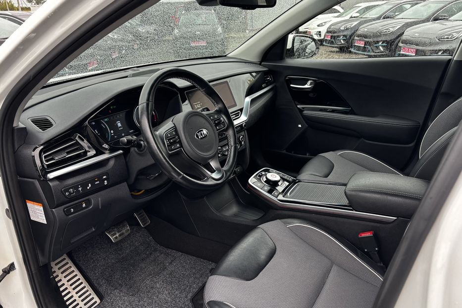 Продам Kia Niro Prestige 64 кВт авто у Львові 2020 года в Львове