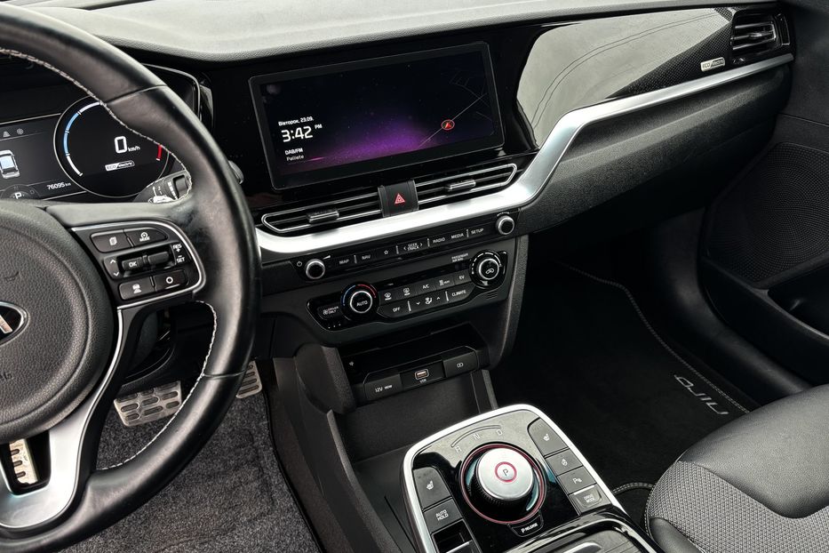 Продам Kia Niro Prestige 64 кВт авто у Львові 2020 года в Львове