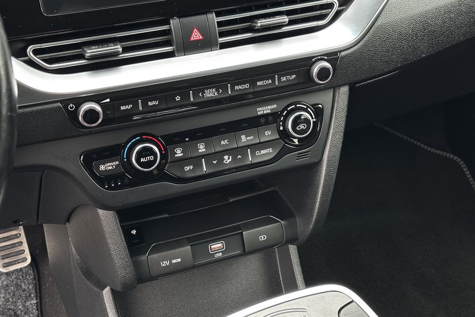 Продам Kia Niro Prestige 64 кВт авто у Львові 2020 года в Львове
