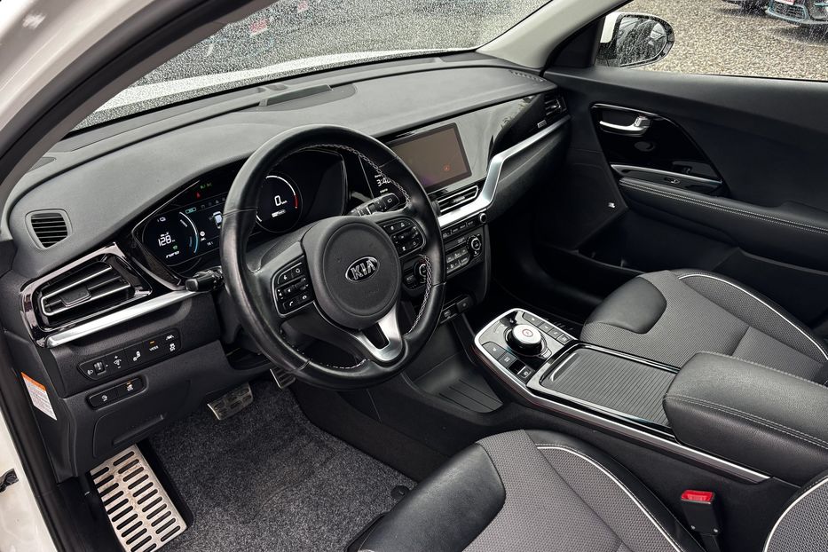 Продам Kia Niro Prestige 64 кВт авто у Львові 2020 года в Львове