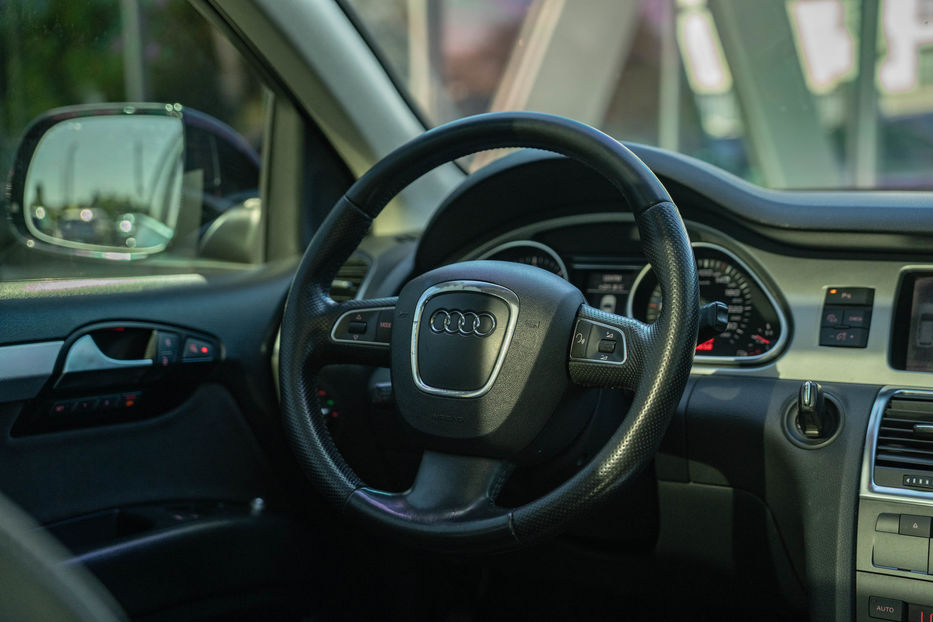 Продам Audi Q7 2010 года в Черновцах