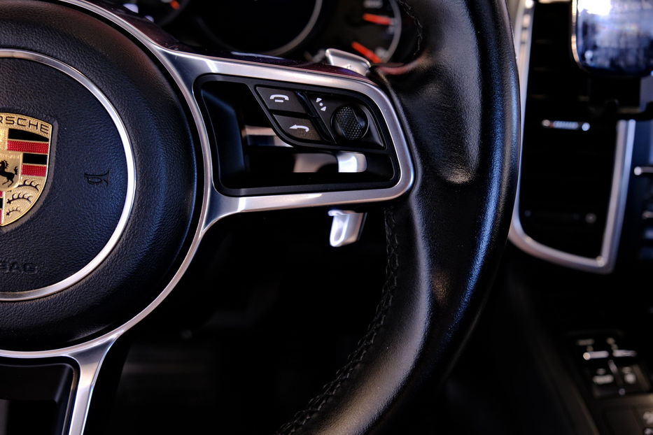 Продам Porsche Cayenne 2015 года в Одессе