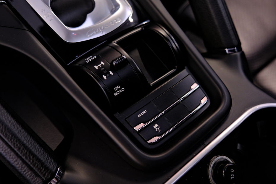 Продам Porsche Cayenne 2015 года в Одессе