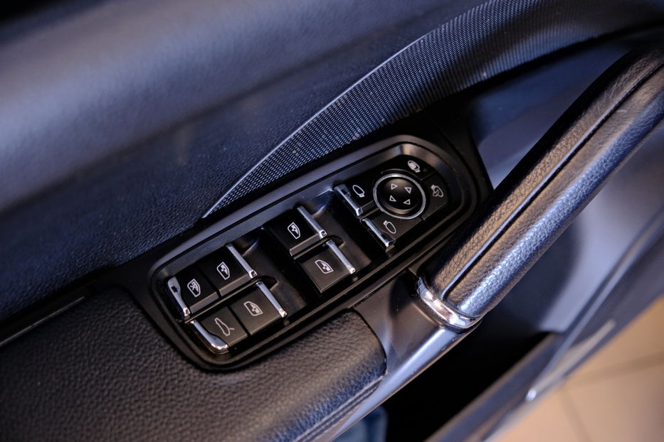 Продам Porsche Cayenne 2015 года в Одессе
