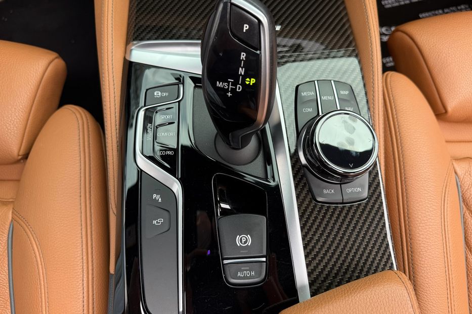 Продам BMW 550 xDrive 2018 года в Киеве