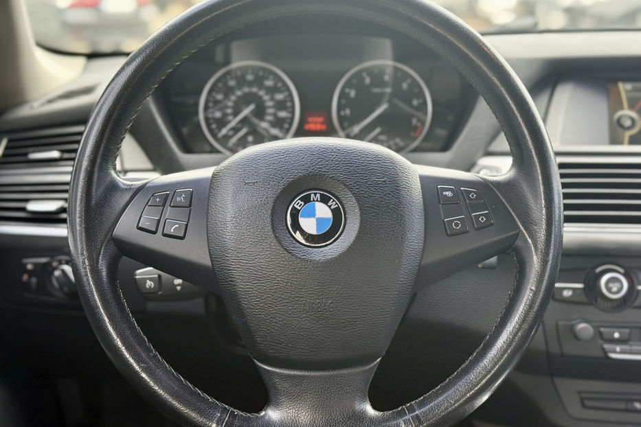 Продам BMW X5 2012 года в Киеве