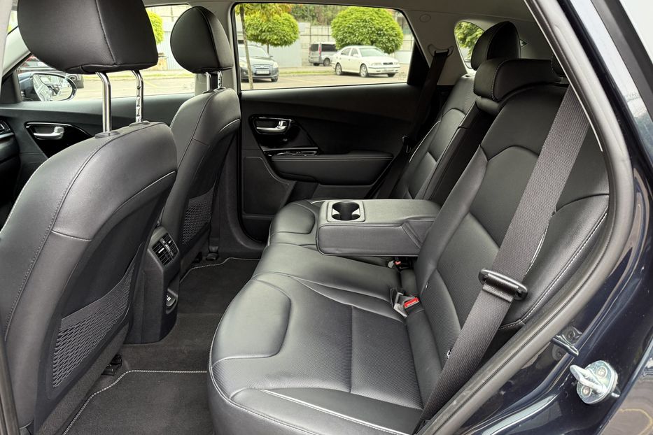 Продам Kia Niro MАХ комплектаціяавто в Рівному 2021 года в Ровно