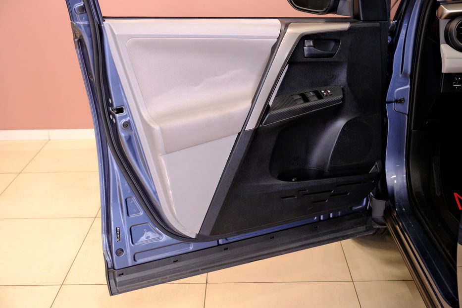 Продам Toyota Rav 4 LE 2013 года в Одессе