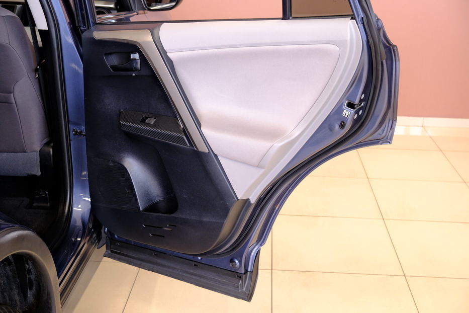 Продам Toyota Rav 4 LE 2013 года в Одессе