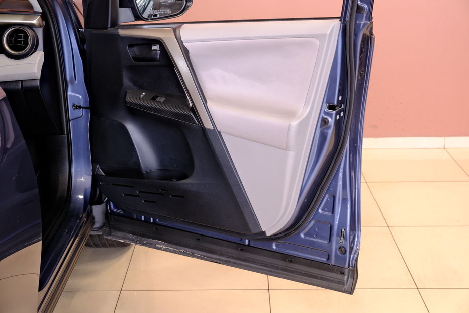 Продам Toyota Rav 4 LE 2013 года в Одессе