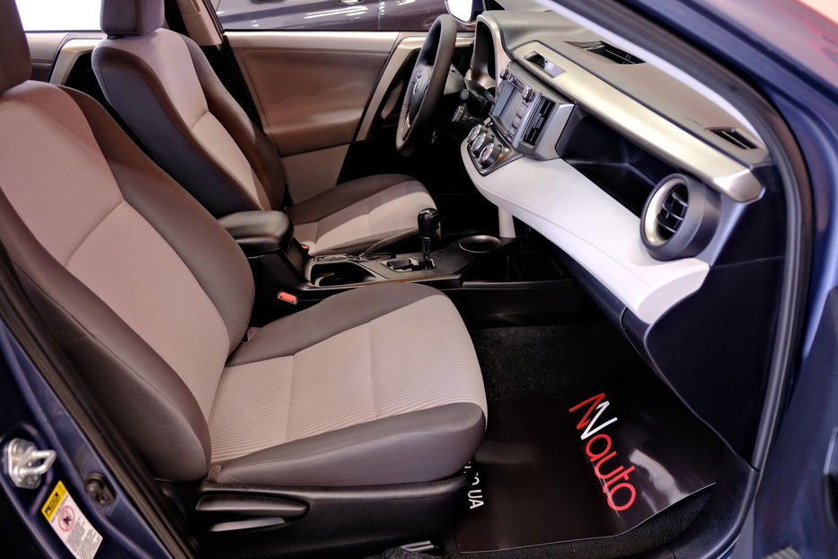 Продам Toyota Rav 4 LE 2013 года в Одессе