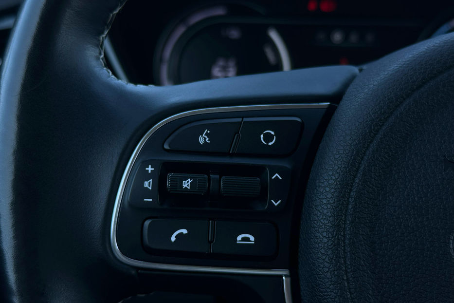 Продам Kia Niro 64 кВт Макс. комплектація 2020 года в Львове