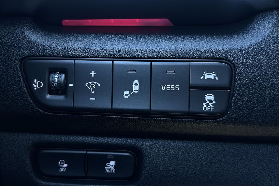 Продам Kia Niro 64 кВт Макс. комплектація 2020 года в Львове