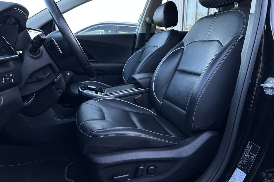 Продам Kia Niro 64 кВт Макс. комплектація 2020 года в Львове