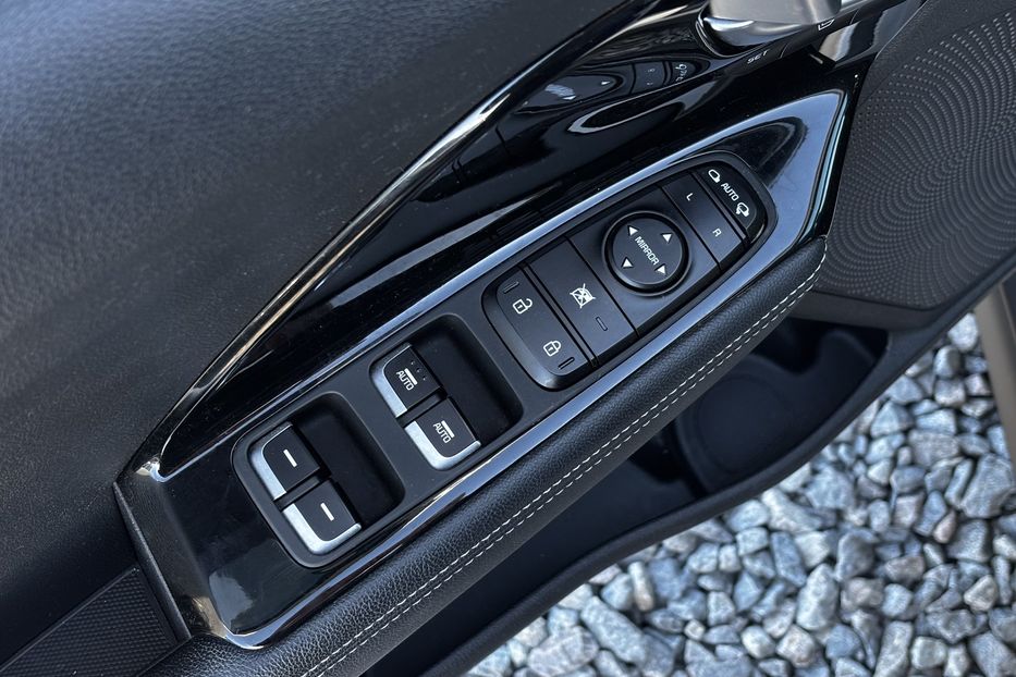 Продам Kia Niro 64 квт у Львові 2020 года в Львове