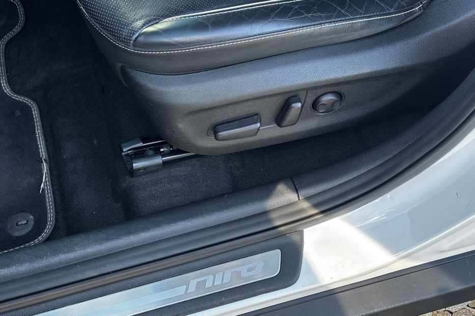 Продам Kia Niro 64 квт у Львові 2020 года в Львове