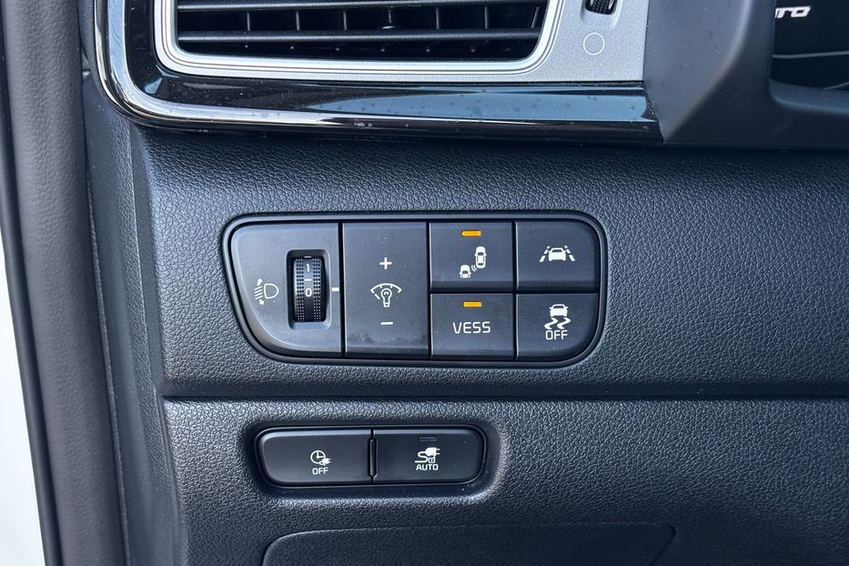 Продам Kia Niro 64 квт у Львові 2020 года в Львове