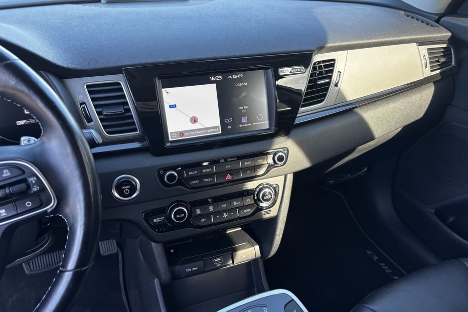 Продам Kia Niro 64 квт у Львові 2020 года в Львове