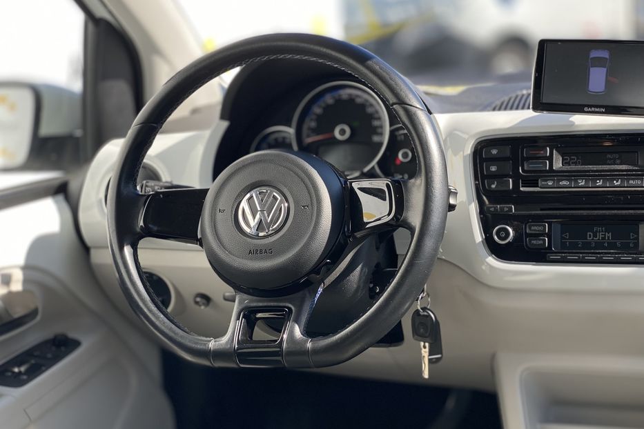 Продам Volkswagen Up 2015 года в Луцке