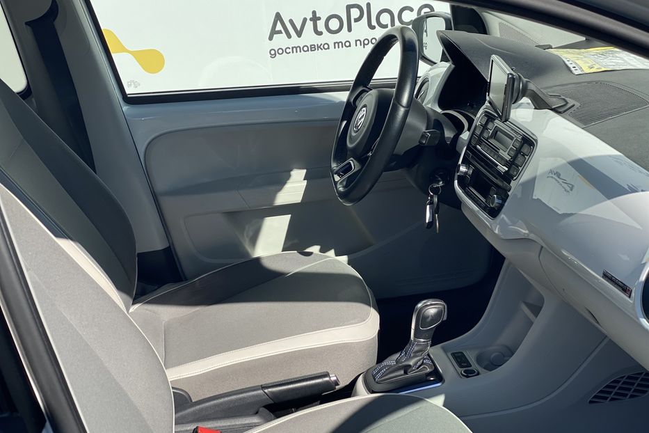 Продам Volkswagen Up 2015 года в Луцке