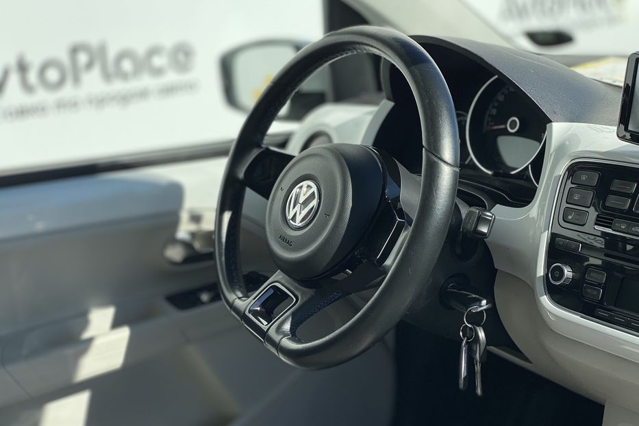 Продам Volkswagen Up 2015 года в Луцке