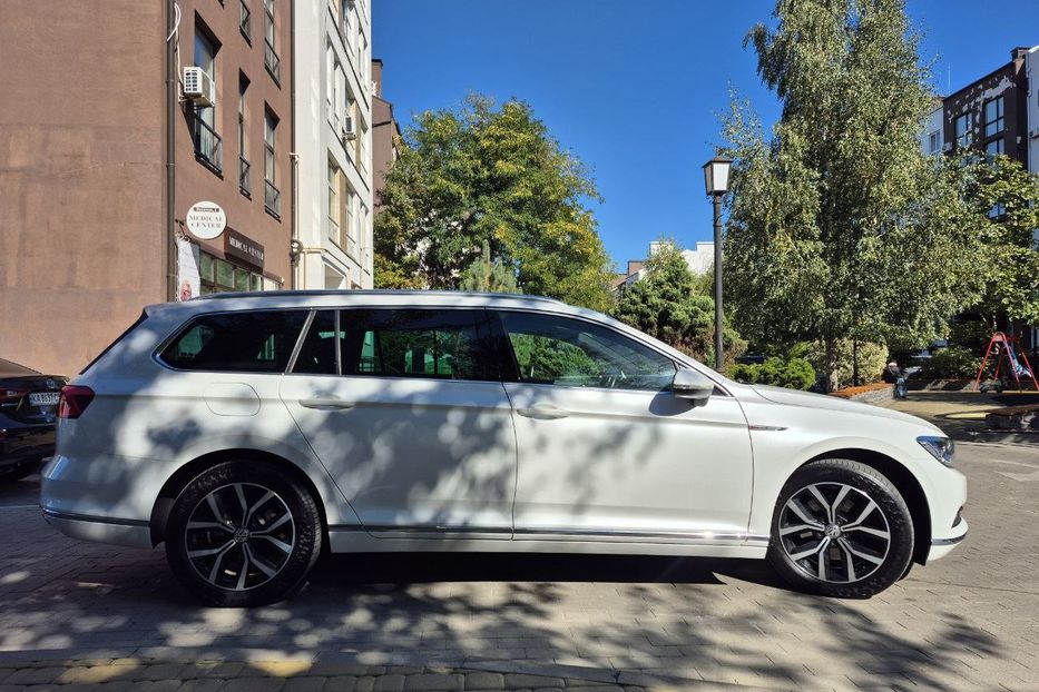 Продам Volkswagen Passat B8 Highline; 4x4; 190кс 2018 года в Киеве