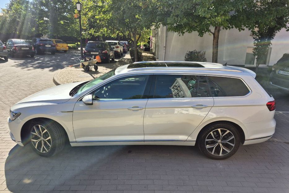 Продам Volkswagen Passat B8 Highline; 4x4; 190кс 2018 года в Киеве