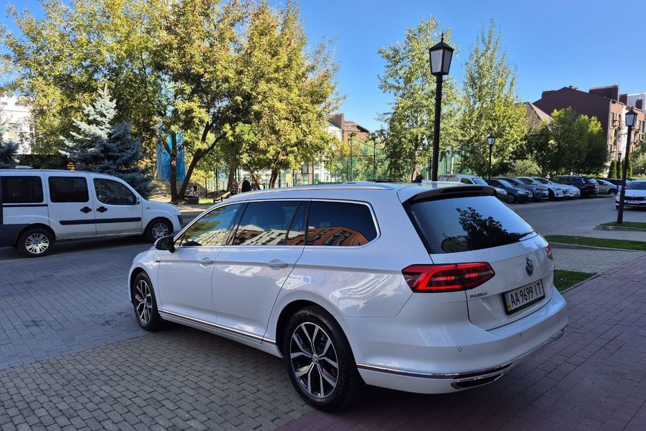 Продам Volkswagen Passat B8 Highline; 4x4; 190кс 2018 года в Киеве