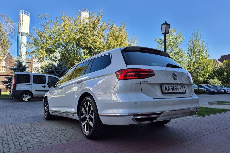 Продам Volkswagen Passat B8 Highline; 4x4; 190кс 2018 года в Киеве