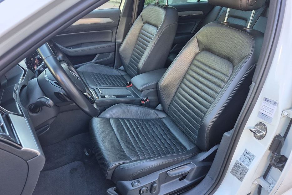 Продам Volkswagen Passat B8 Highline; 4x4; 190кс 2018 года в Киеве