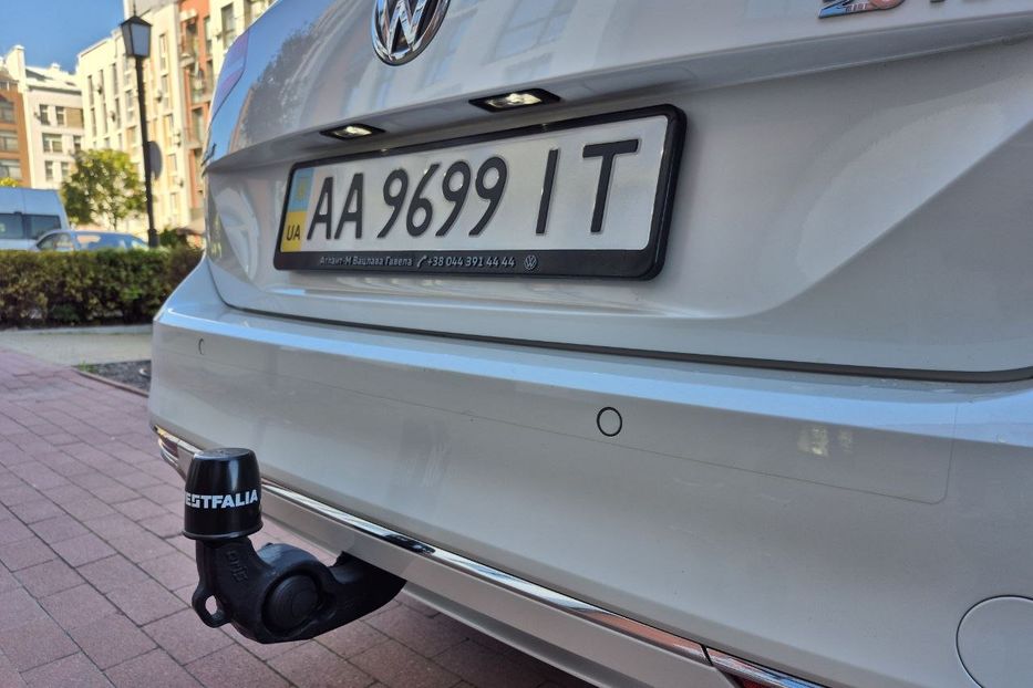 Продам Volkswagen Passat B8 Highline; 4x4; 190кс 2018 года в Киеве