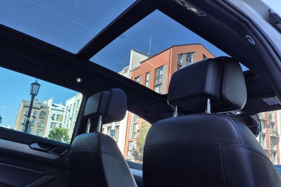 Продам Volkswagen Passat B8 Highline; 4x4; 190кс 2018 года в Киеве