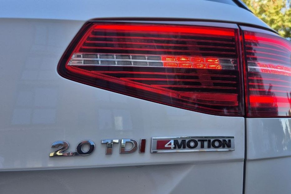 Продам Volkswagen Passat B8 Highline; 4x4; 190кс 2018 года в Киеве