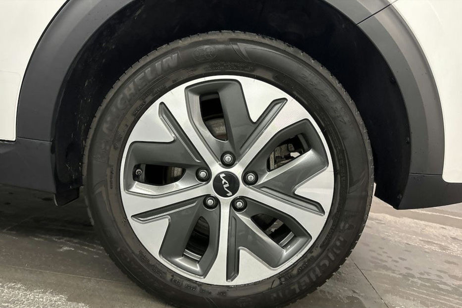 Продам Kia Niro 64 KW авто в дорозі  2022 года в Львове