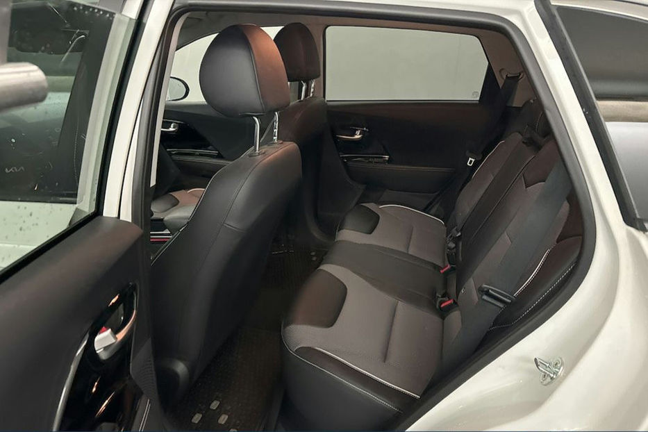 Продам Kia Niro 64 KW авто в дорозі  2022 года в Львове