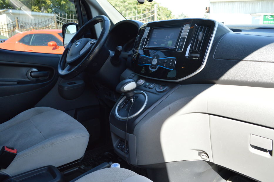 Продам Nissan e-NV200 2015 года в Одессе