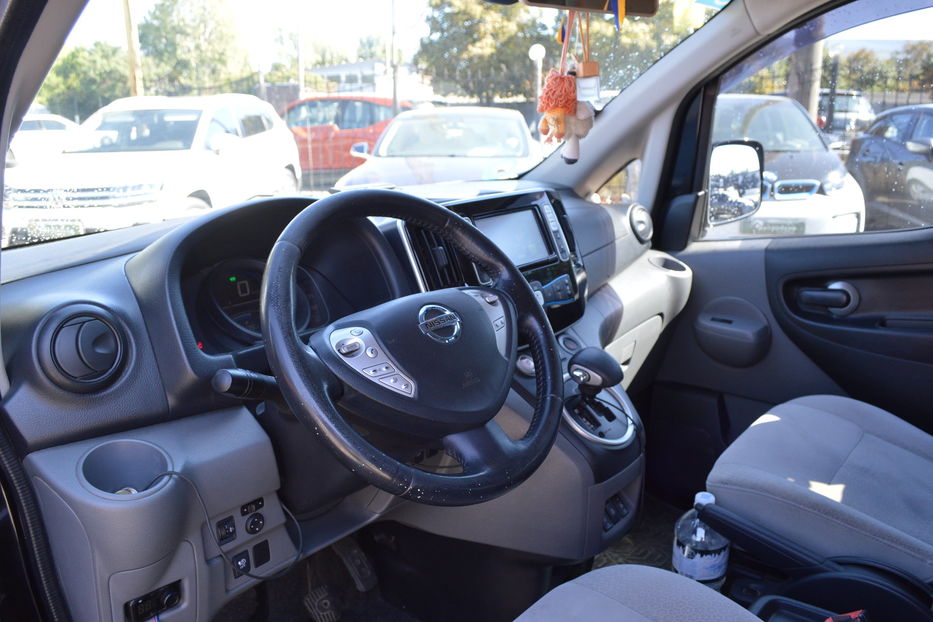 Продам Nissan e-NV200 2015 года в Одессе