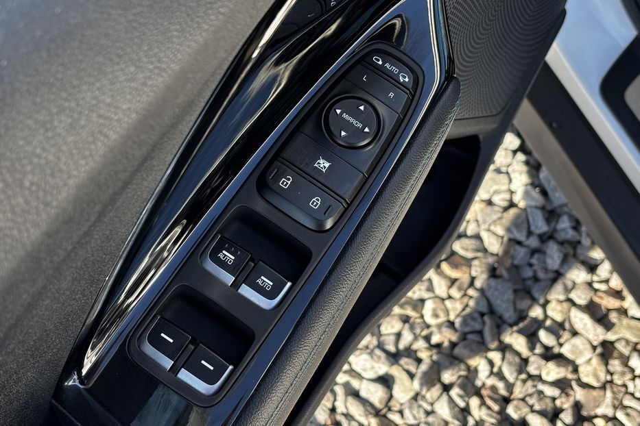 Продам Kia Niro 64квт авто у Львові 2021 года в Львове