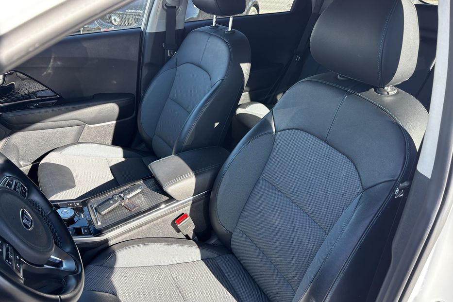 Продам Kia Niro 64квт авто у Львові 2021 года в Львове