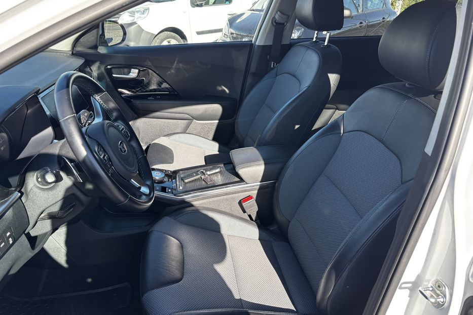 Продам Kia Niro 64квт авто у Львові 2021 года в Львове