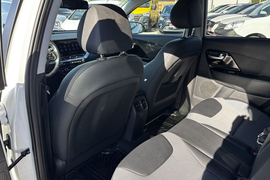 Продам Kia Niro 64квт авто у Львові 2021 года в Львове