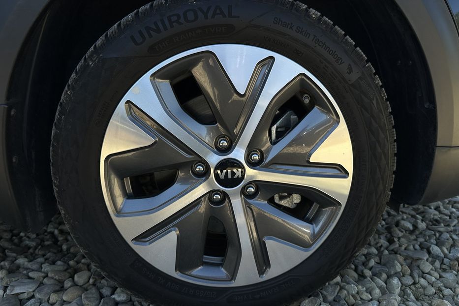 Продам Kia Niro 64 кВт Макс. комплектація 2021 года в Львове