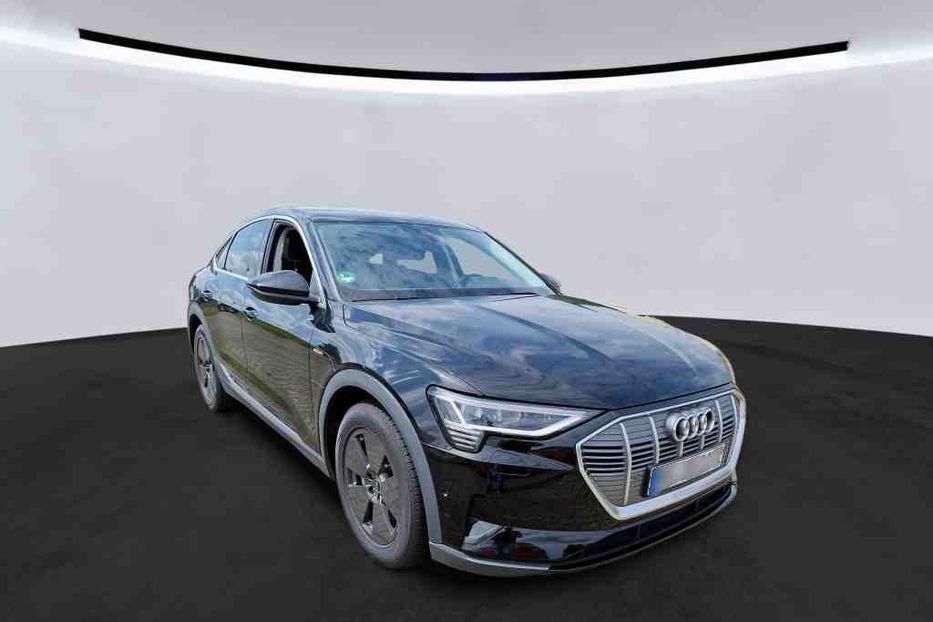 Продам Audi E-Tron 71 KW авто в дорозі  2022 года в Львове