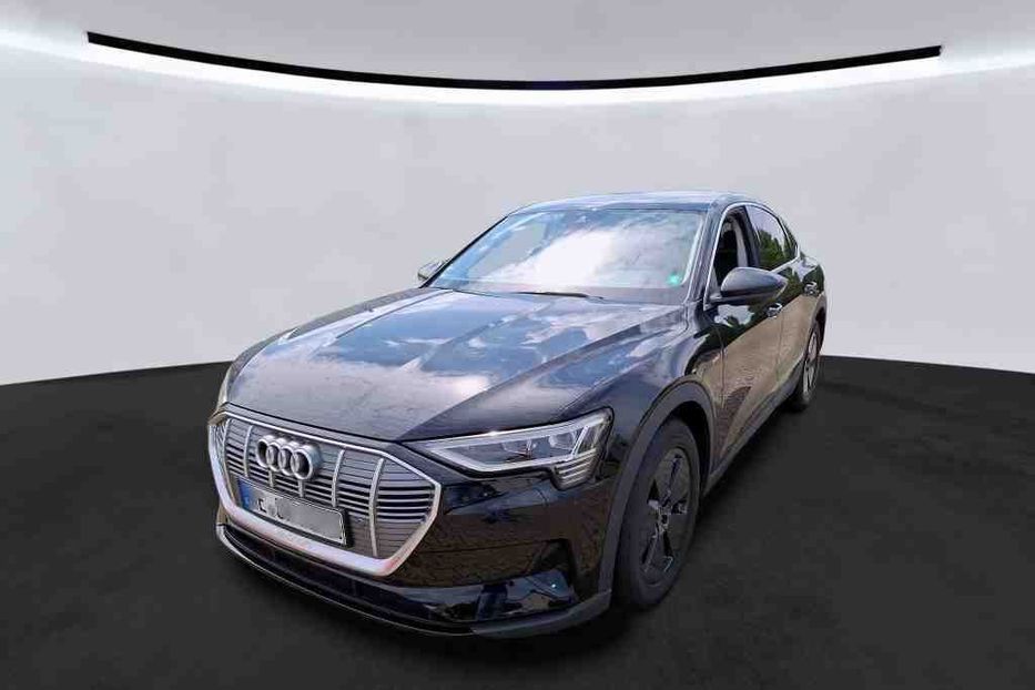 Продам Audi E-Tron 71 KW авто в дорозі  2022 года в Львове