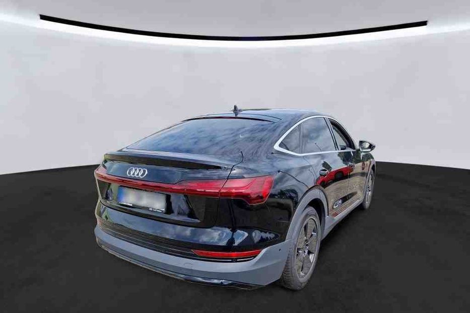 Продам Audi E-Tron 71 KW авто в дорозі  2022 года в Львове