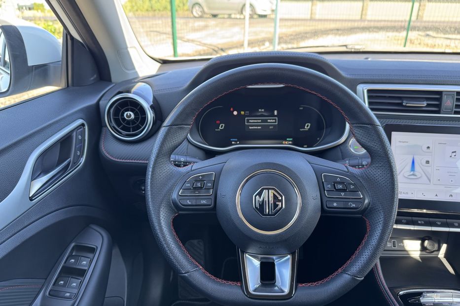Продам MG 3 ZS EV 72 kWh 130 кВт 2022 года в Львове