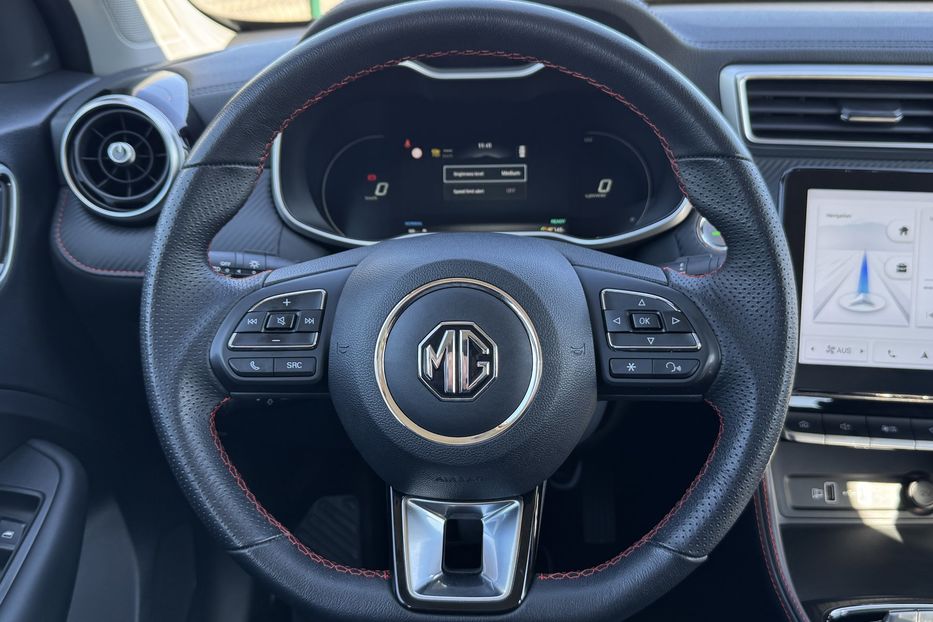 Продам MG 3 ZS EV 72 kWh 130 кВт 2022 года в Львове