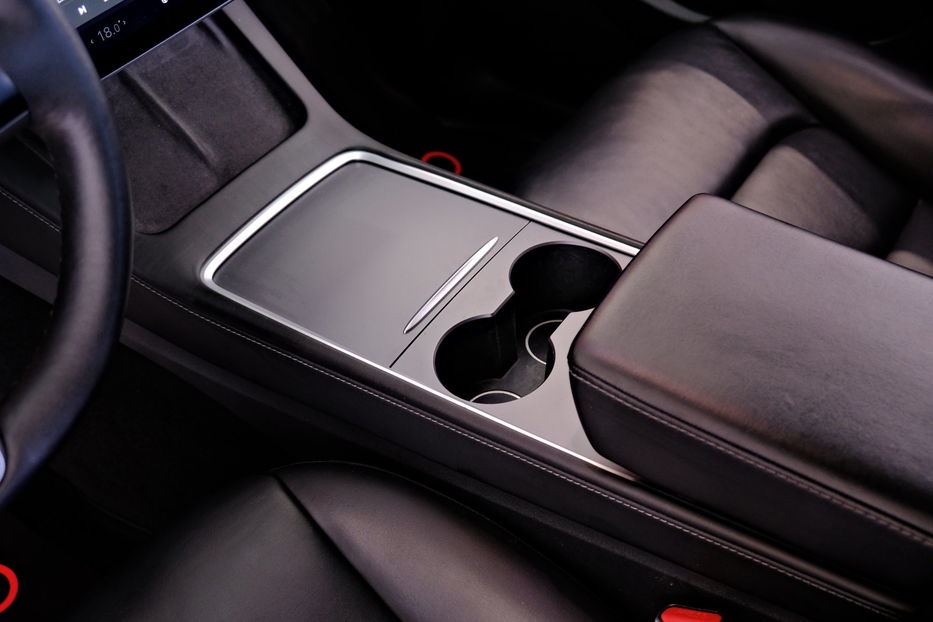 Продам Tesla Model Y Dual Motor Long Range 2021 года в Одессе
